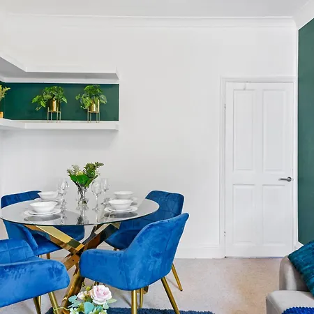 The Emerald Haven - Overlooking The Park * Bristol