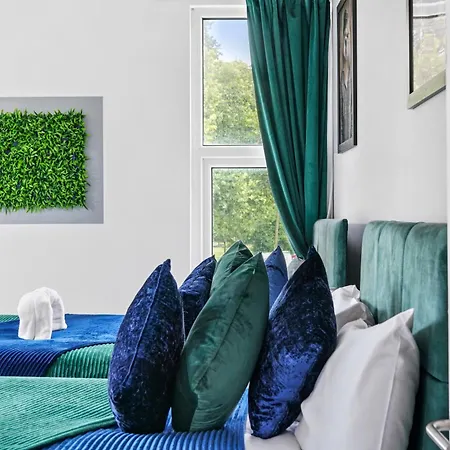 The Emerald Haven - Overlooking The Park * Bristol